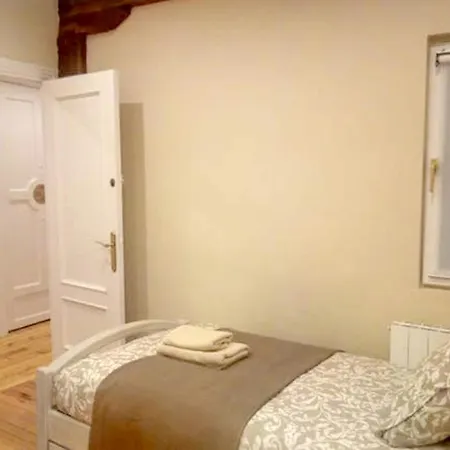 With 3 Bedrooms In Bilbo With Wifi Apartman
