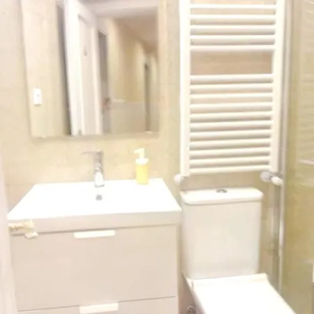 With 3 Bedrooms In Bilbo With Wifi * Μπιλμπάο