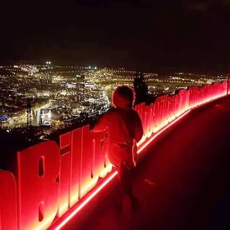With 3 Bedrooms In Bilbo With Wifi Apartamento *