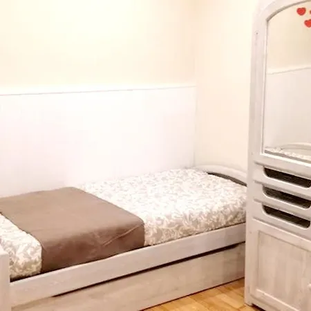 With 3 Bedrooms In Bilbo With Wifi Apartamento *